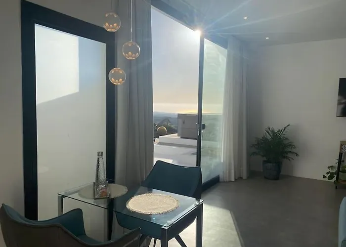 Daire Private Loft-sea Views-jacuzzi *