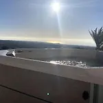 דירה Private Loft-sea Views-jacuzzi *
