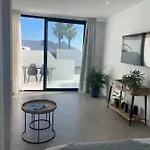 Private Loft-sea Views-jacuzzi דירה