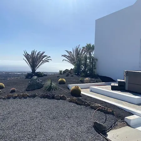 Private Loft-sea Views-jacuzzi דירה