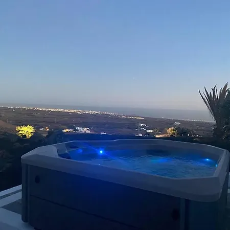 Private Loft-sea Views-jacuzzi דירה *