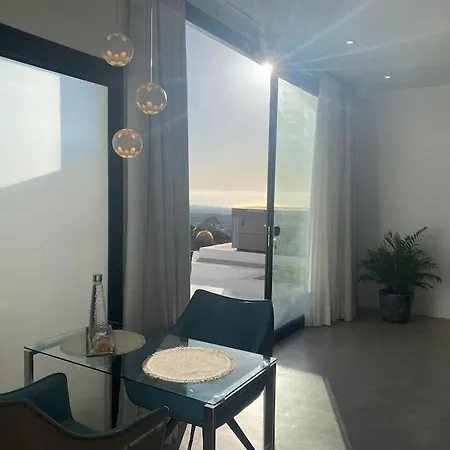 Daire Private Loft-sea Views-jacuzzi *